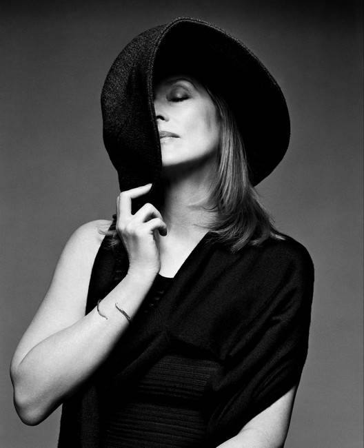 She made her stage debut in 1975 with the public theater production of trelawny of the 'wells'. Streep, Meryl - #174374 | Film And Television Memorabilia